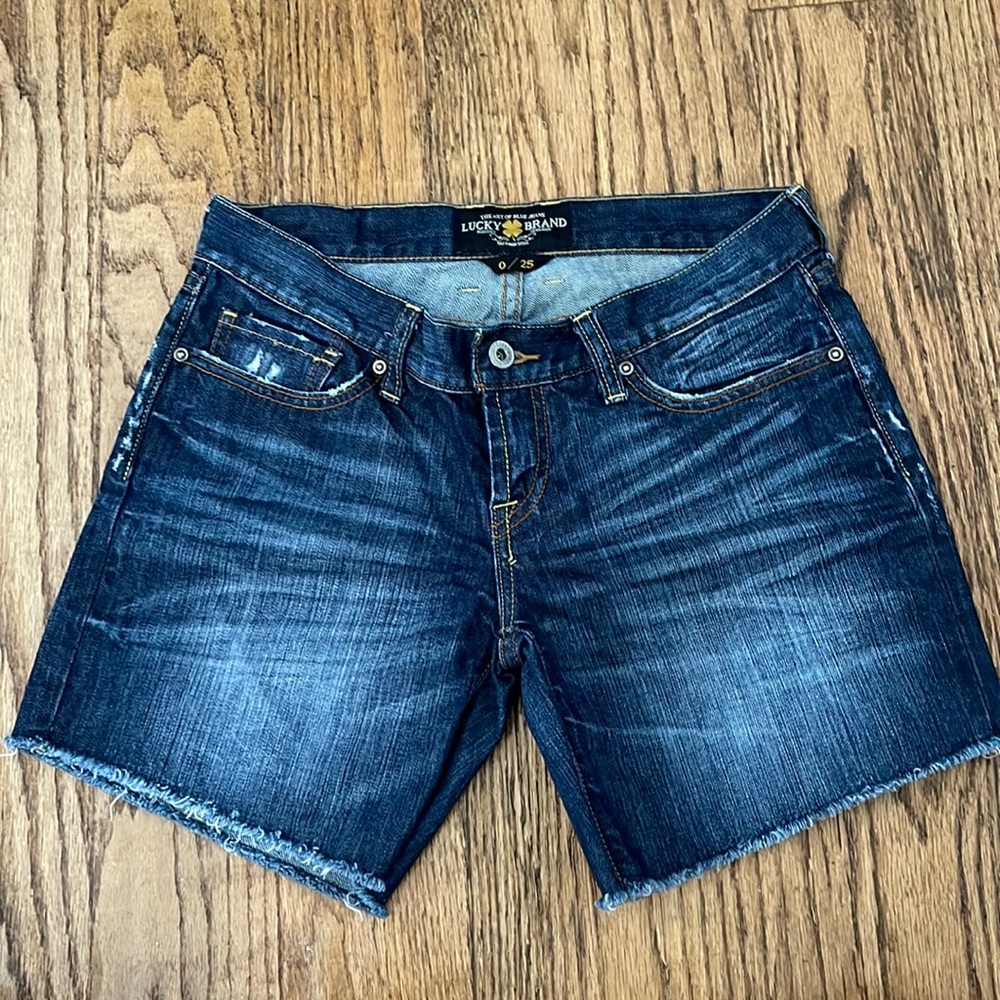 Lucky Brand Riley Cut off shorts size 0/25 🍀